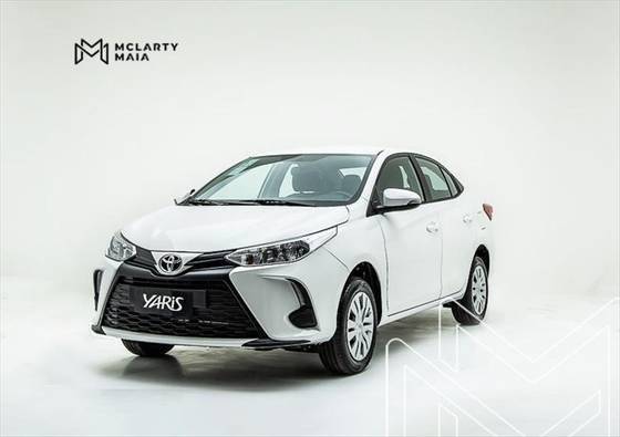 TOYOTA YARIS 2025