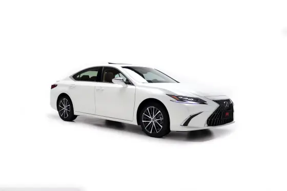 LEXUS ES 300h 2025