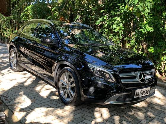 MERCEDES-BENZ GLA 200 2015