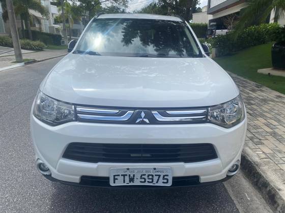 MITSUBISHI OUTLANDER 2015