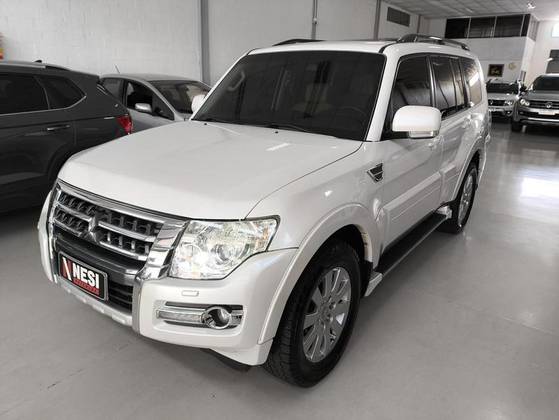 MITSUBISHI PAJERO FULL 2016