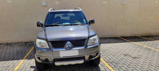 MITSUBISHI PAJERO TR4 2012