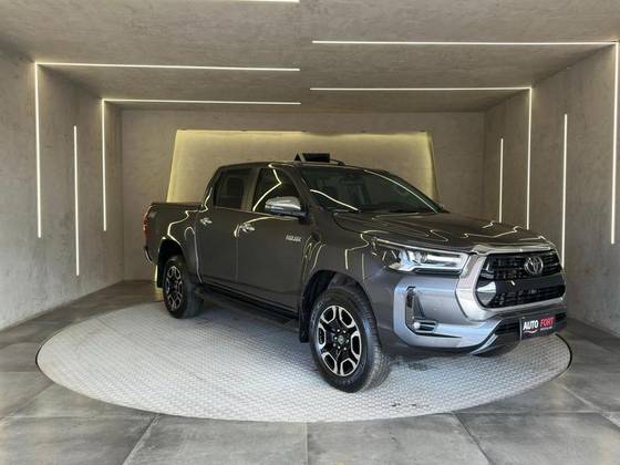 TOYOTA HILUX 2024