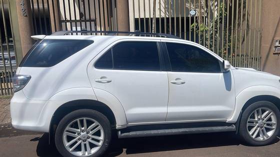 TOYOTA HILUX SW4 2012