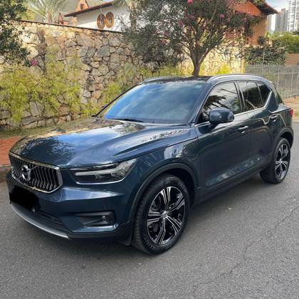 VOLVO XC40 2021