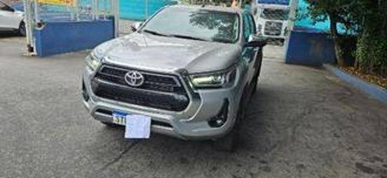 TOYOTA HILUX 2024