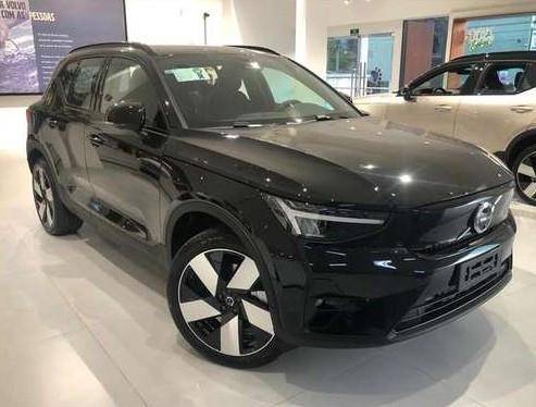 VOLVO XC40 2024