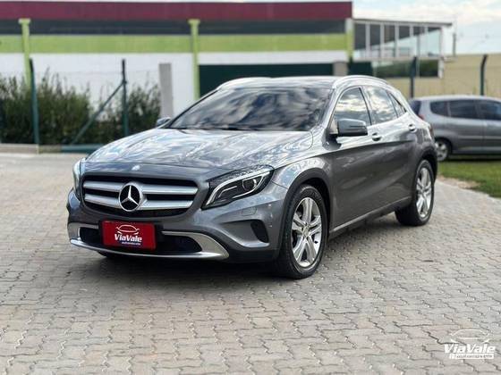 MERCEDES-BENZ GLA 200 2015