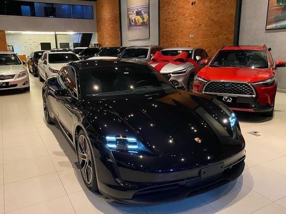 PORSCHE TAYCAN 2022