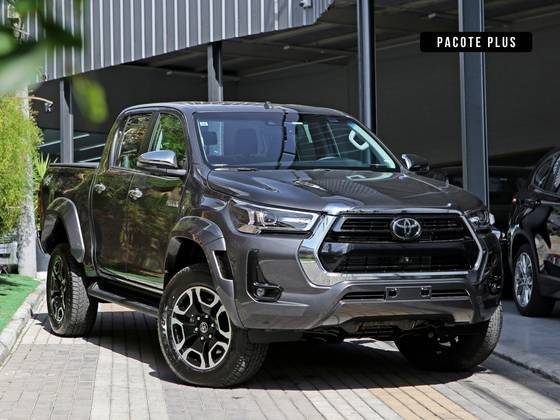 TOYOTA HILUX 2025
