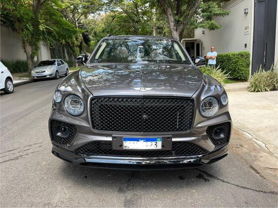 BENTLEY BENTAYGA 2023
