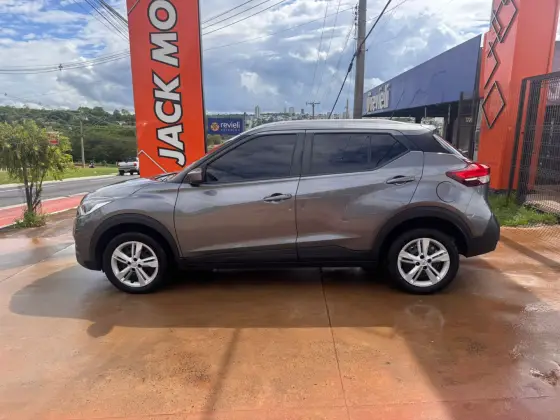 NISSAN KICKS 2019