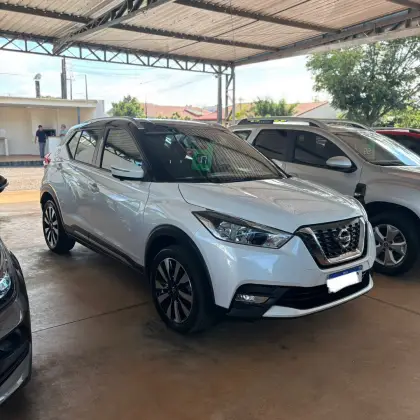 NISSAN KICKS 2017