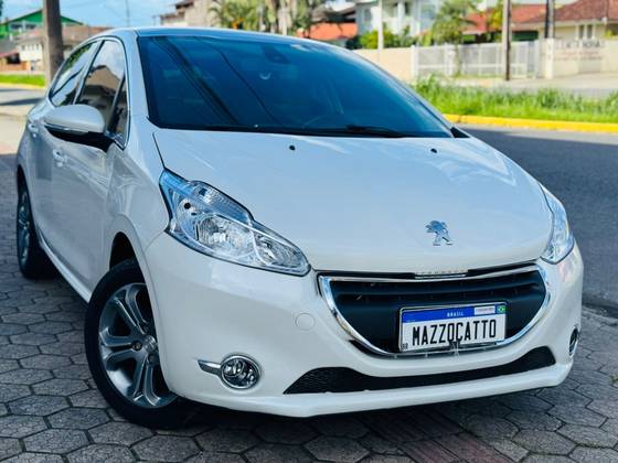 PEUGEOT 208 2016