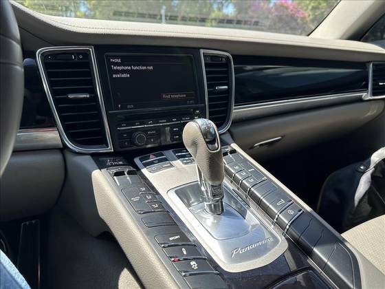 PORSCHE PANAMERA 2011