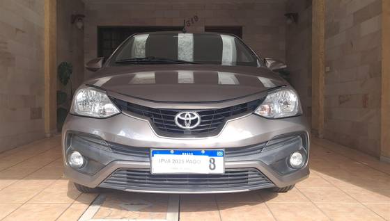 TOYOTA ETIOS 2018