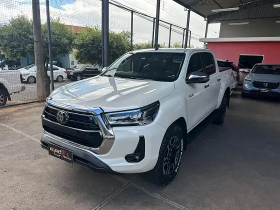 TOYOTA HILUX 2021