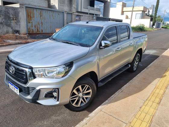 TOYOTA HILUX 2020