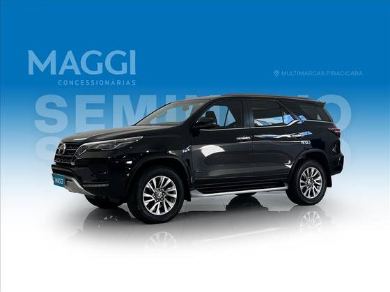 TOYOTA HILUX SW4 2021