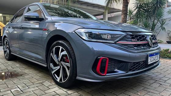 VOLKSWAGEN JETTA 2024