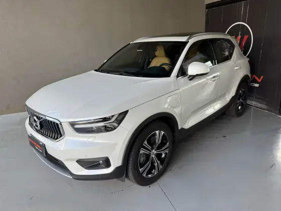 VOLVO XC40 2021