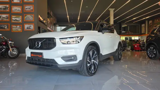 VOLVO XC40 2020