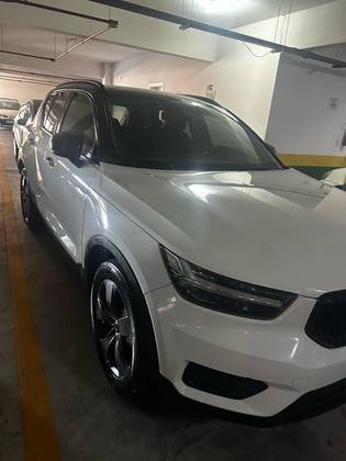 VOLVO XC40 2019