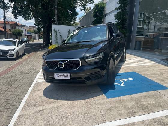 VOLVO XC40 2020