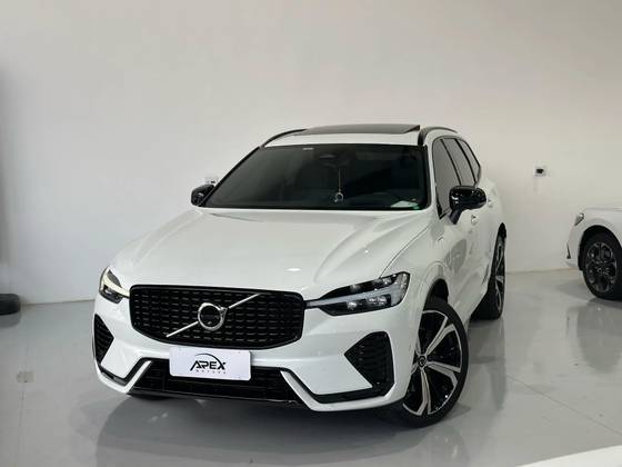 VOLVO XC60 2023