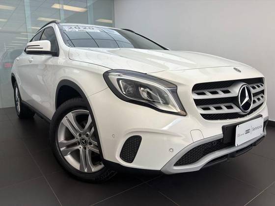 MERCEDES-BENZ GLA 200 2020