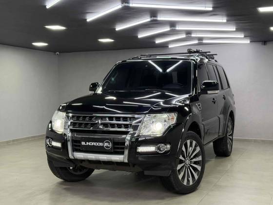 MITSUBISHI PAJERO FULL 2019