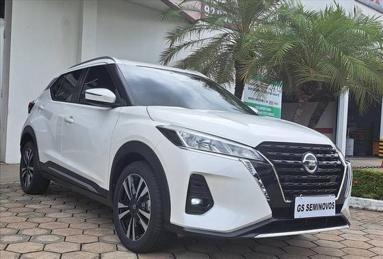 NISSAN KICKS 2022