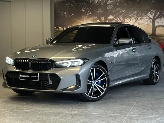 BMW 330e 2023