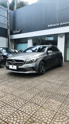 MERCEDES-BENZ A 200 2016