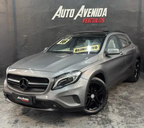 MERCEDES-BENZ GLA 200 2016