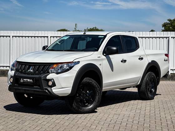 MITSUBISHI L200 TRITON 2024
