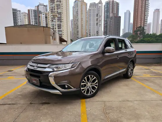 MITSUBISHI OUTLANDER 2016