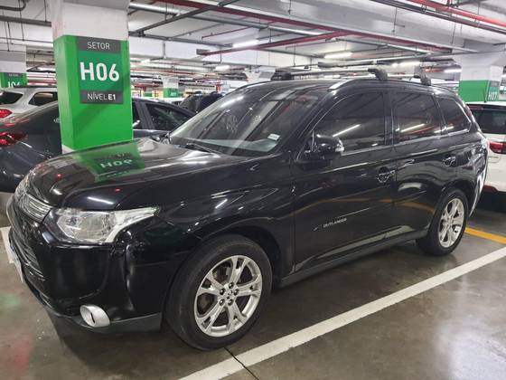 MITSUBISHI OUTLANDER 2015
