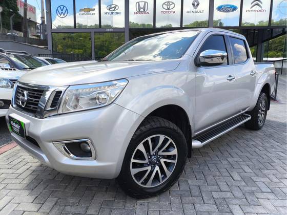 NISSAN FRONTIER 2021