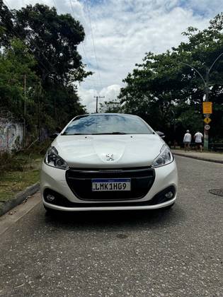 PEUGEOT 208 2017