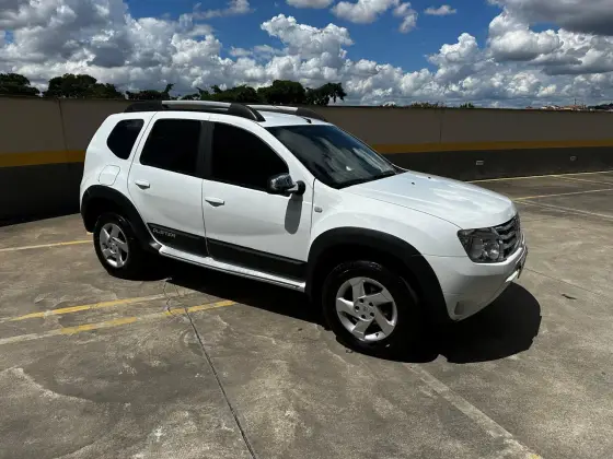 RENAULT DUSTER 2015