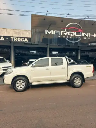 TOYOTA HILUX 2013