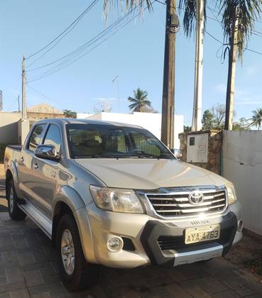 TOYOTA HILUX 2014