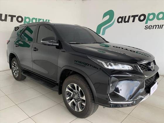 TOYOTA HILUX SW4 2022