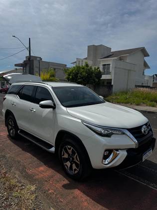 TOYOTA HILUX SW4 2019