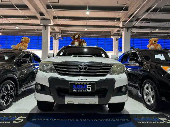 TOYOTA HILUX SW4 2014