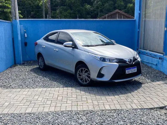 TOYOTA YARIS 2023
