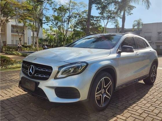 MERCEDES-BENZ GLA 250 2020