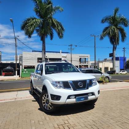 NISSAN FRONTIER 2014