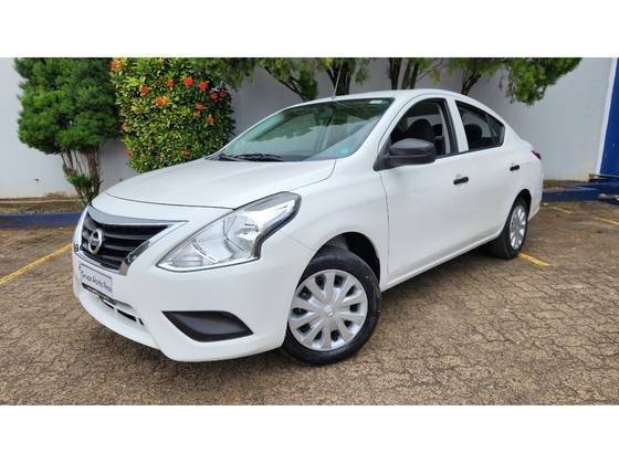 NISSAN VERSA 2021